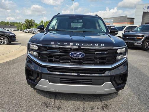Agate Black Metallic 2026 Ford Expedition Platinum