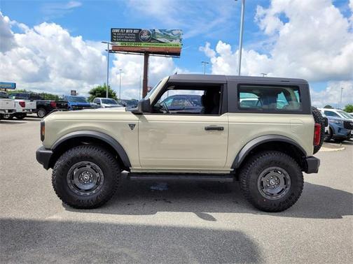 2025 Ford Bronco Base