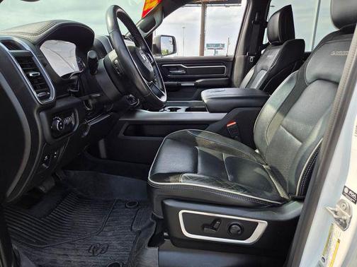Bright White Clearcoat 2023 RAM 1500 Laramie