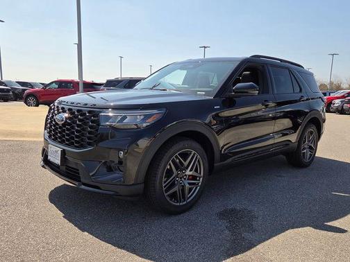 Agate Black Metallic 2026 Ford Explorer ST-Line