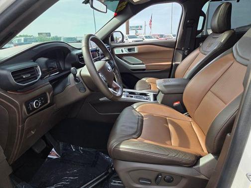 Star White Metallic Tri-Coat 2023 Ford Explorer King Ranch