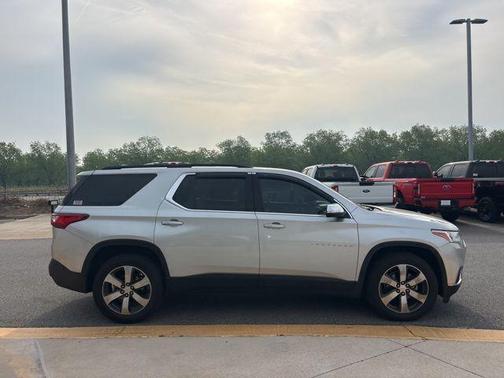Silver Ice Metallic 2019 Chevrolet Traverse LT Leather