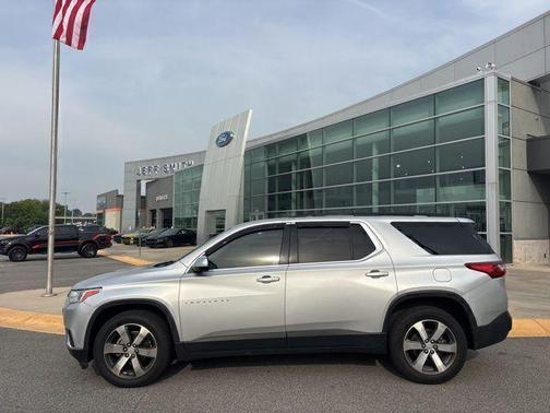 Silver Ice Metallic 2019 Chevrolet Traverse LT Leather