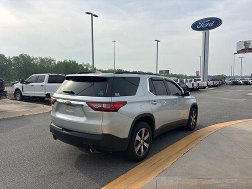 Silver Ice Metallic 2019 Chevrolet Traverse LT Leather