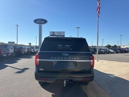 2022 Ford Expedition Max XLT
