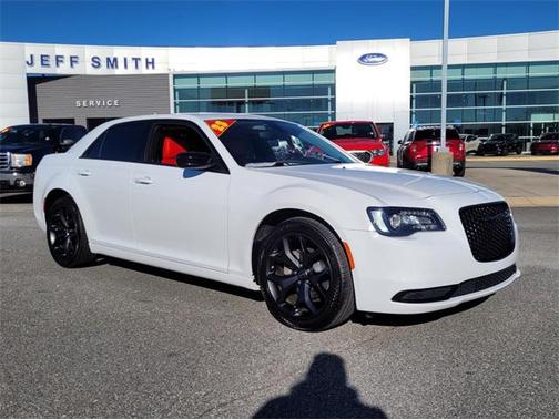2023 Chrysler 300 Touring