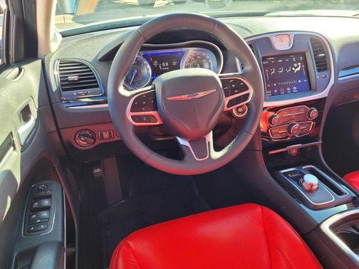 2023 Chrysler 300 Touring