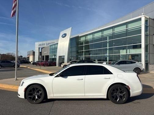 2023 Chrysler 300 Touring