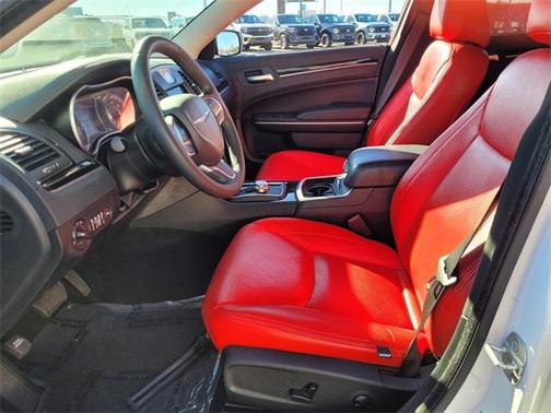 2023 Chrysler 300 Touring