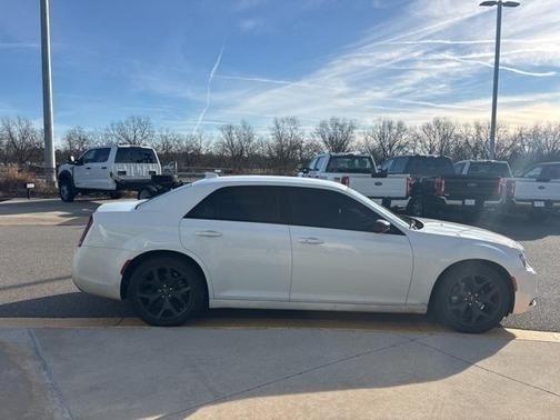 2023 Chrysler 300 Touring