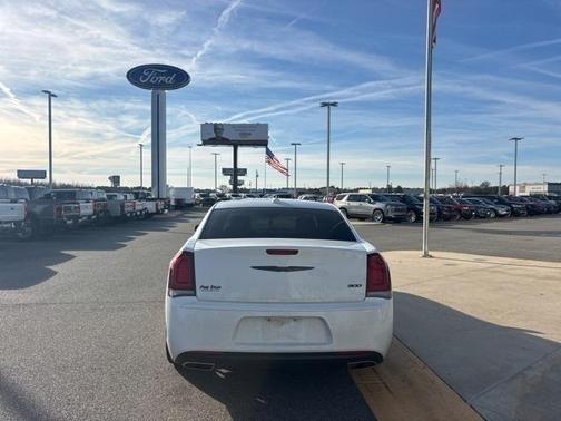 2023 Chrysler 300 Touring