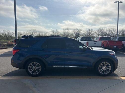 Atlas Blue Metallic 2021 Ford Explorer XLT