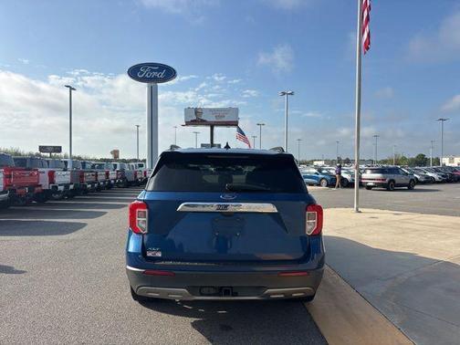 Atlas Blue Metallic 2021 Ford Explorer XLT