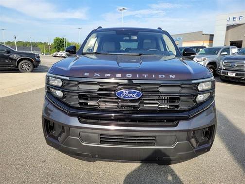 2025 Ford Expedition Max Active 4x2