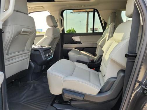 2025 Ford Expedition Max Active 4x2