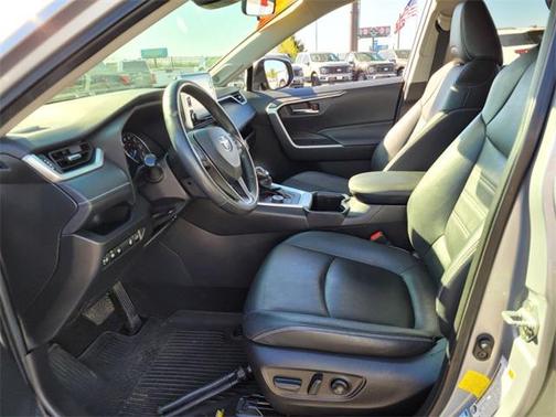 2022 Toyota RAV4 Hybrid XLE Premium