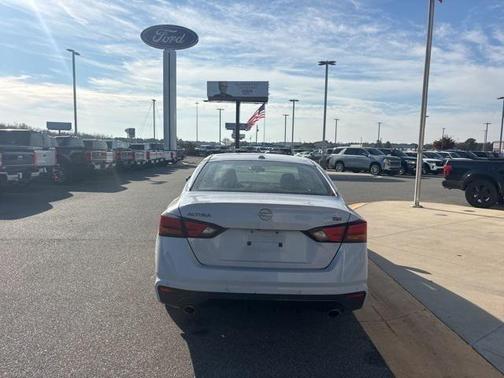 2024 Nissan Altima SR FWD