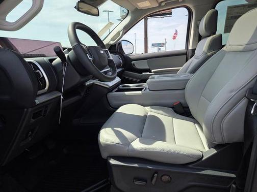 Silver Metallic 2026 Ford Expedition Active