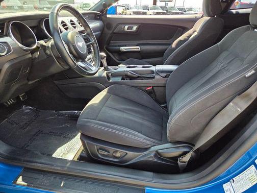 2020 Ford Mustang EcoBoost