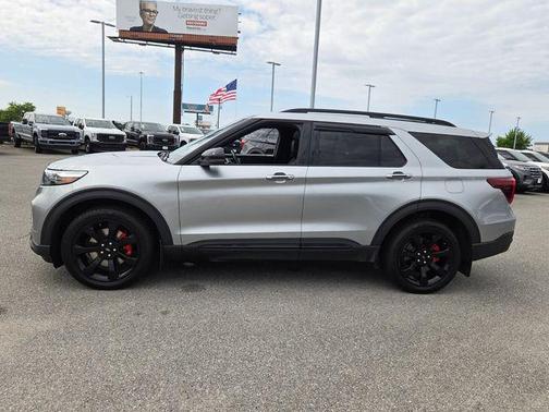 Iconic Silver Metallic 2024 Ford Explorer ST