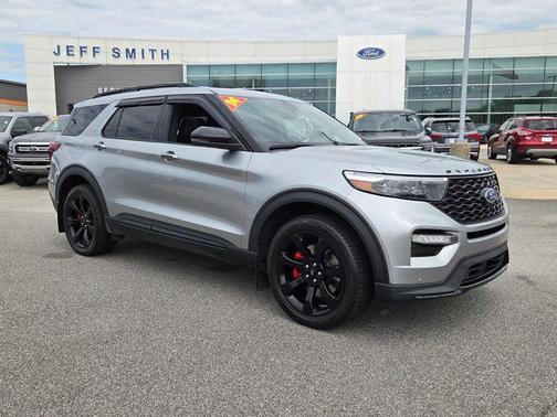 Iconic Silver Metallic 2024 Ford Explorer ST