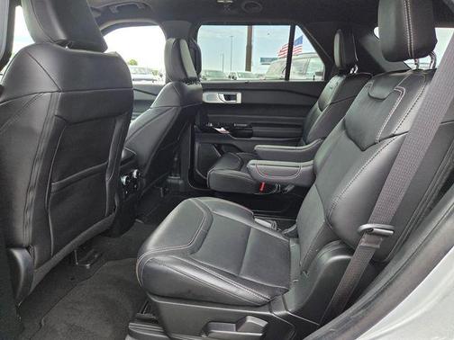 Iconic Silver Metallic 2024 Ford Explorer ST