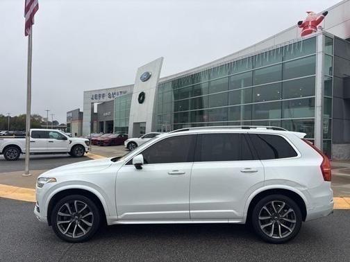 2019 Volvo XC90 T5 Momentum