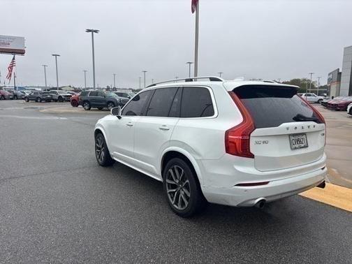 2019 Volvo XC90 T5 Momentum