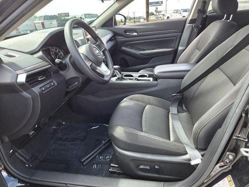 Super Black Clearcoat 2024 Nissan Altima 2.5 SV