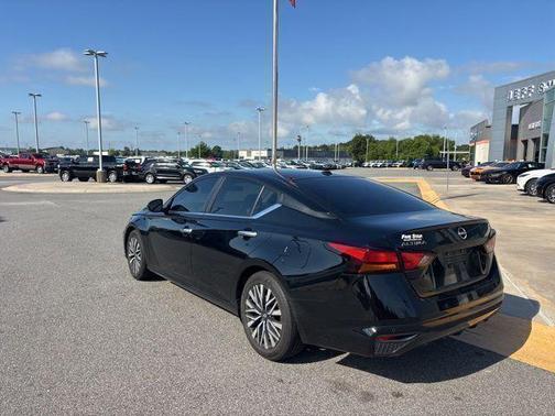 Super Black Clearcoat 2024 Nissan Altima 2.5 SV