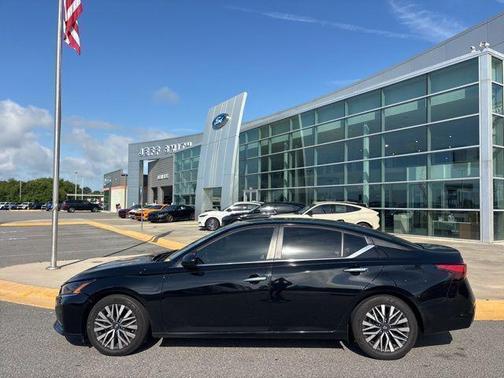 Super Black Clearcoat 2024 Nissan Altima 2.5 SV
