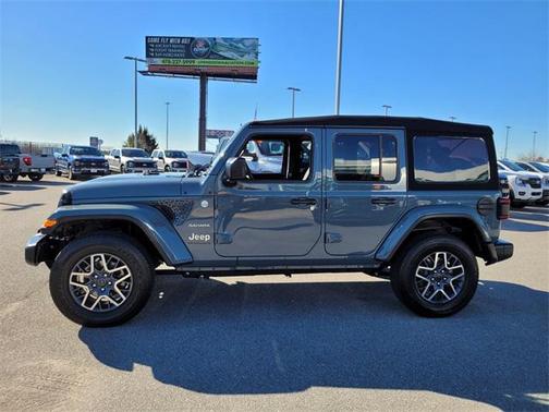 2024 Jeep Wrangler 4-Door Sahara 4x4