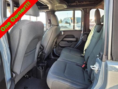 2024 Jeep Wrangler 4-Door Sahara 4x4