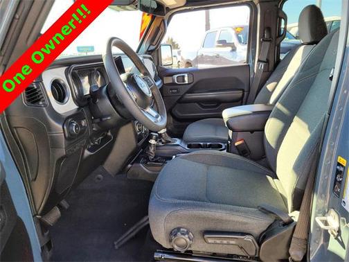 2024 Jeep Wrangler 4-Door Sahara 4x4