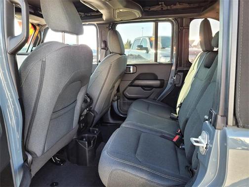 2024 Jeep Wrangler 4-Door Sahara 4x4