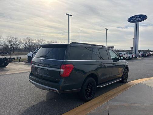 2022 Ford Expedition Max XLT