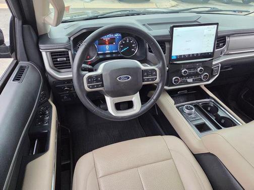 2022 Ford Expedition Max XLT
