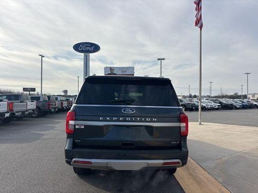 2022 Ford Expedition Max XLT