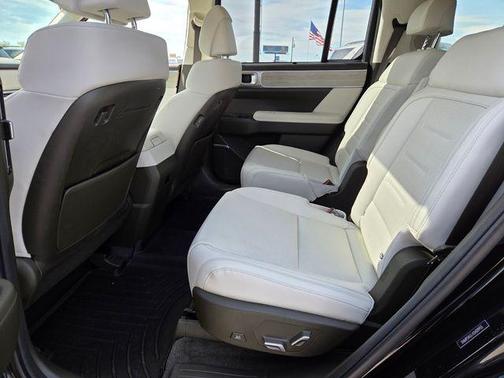 Phantom Black 2025 Hyundai SANTA FE Calligraphy