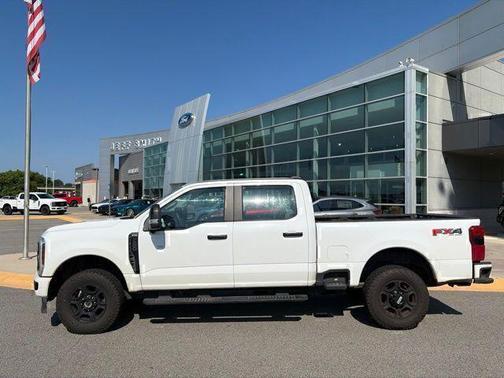 Oxford White 2024 Ford F-250 XL