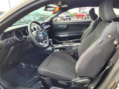 2017 Ford Mustang V6