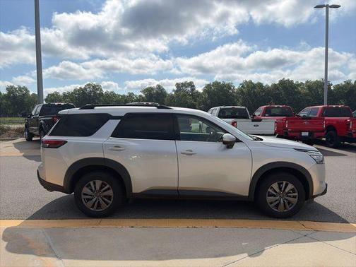 Brilliant Silver Metallic 2025 Nissan Pathfinder SV FWD