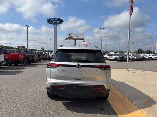 Brilliant Silver Metallic 2025 Nissan Pathfinder SV FWD