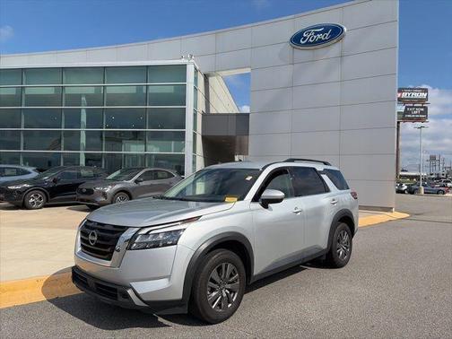 Brilliant Silver Metallic 2025 Nissan Pathfinder SV FWD