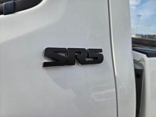 Super White 2021 Toyota Tacoma SR5