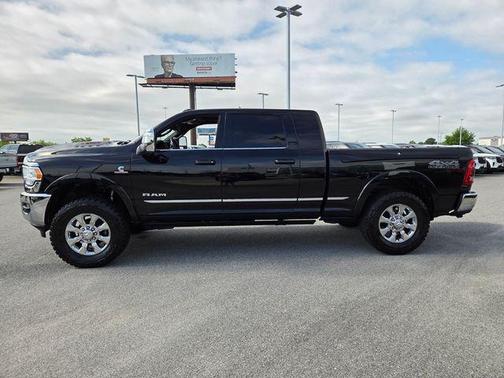 Diamond Black Crystal Pearlcoat 2024 RAM 2500 Limited Mega Cab 4x4 6'4' Box