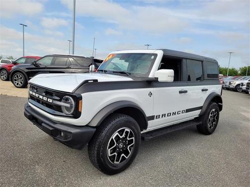 2023 Ford Bronco Outer Banks
