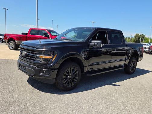 Agate Black Metallic 2026 Ford F-150 XLT