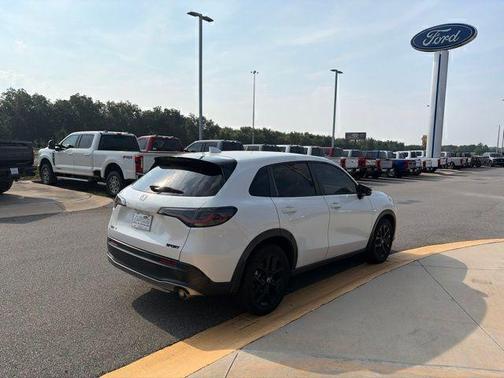 Platinum White Pearl 2024 Honda HR-V Sport