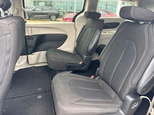 Bright White Clearcoat 2023 Chrysler Voyager LX